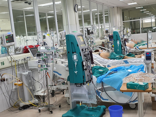 Chồng bệnh nhân 22 tuổi tử vong vì Covid-19: 'Nhìn con 2 tuổi đeo khăn tang lấp kín mắt mũi, tôi thực sự suy sụp!' Chồng bệnh nhân 22 tuổi tử vong vì Covid-19: 'Nhìn con 2 tuổi đeo khăn tang lấp kín mắt mũi, tôi thực sự suy sụp!'