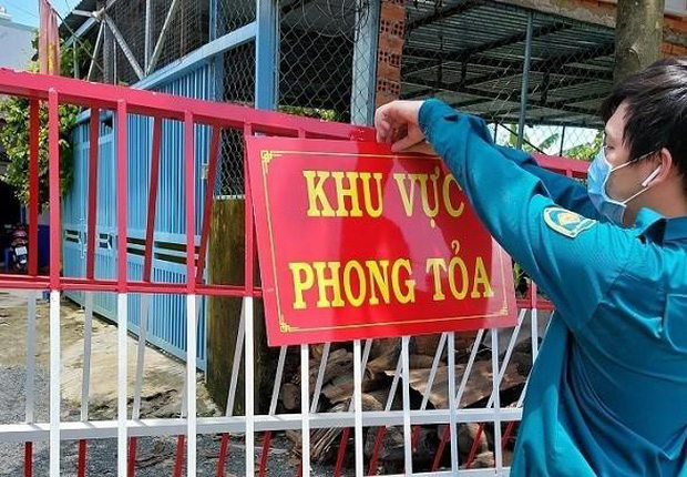 Nữ sinh mắc COVID-19 ở TP.HCM về thăm nhà, khối phố ở Bình Dương bị phong tỏa Nữ sinh mắc COVID-19 ở TP.HCM về thăm nhà, khối phố ở Bình Dương bị phong tỏa