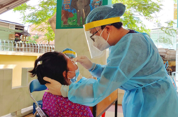 Nóng: Phát hiện 7 trường hợp dương tính SARS-CoV-2 tại quận Bình Thạnh liên quan đến Hội thánh Nóng: Phát hiện 7 trường hợp dương tính SARS-CoV-2 tại quận Bình Thạnh liên quan đến Hội thánh
