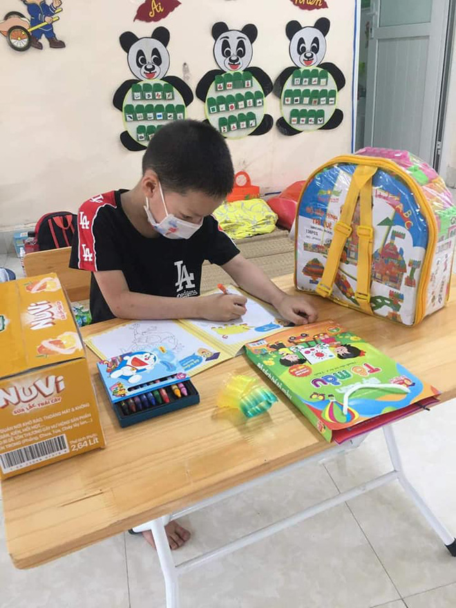 Cô giáo mầm non ở Bắc Giang tình nguyện đi cách ly cùng học sinh: Nửa đêm tỉnh giấc, các con ôm cô sụt sùi 'Cô ơi, mẹ của con đâu?' - 4 Cô giáo mầm non ở Bắc Giang tình nguyện đi cách ly cùng học sinh: Nửa đêm tỉnh giấc, các con ôm cô sụt sùi 'Cô ơi, mẹ của con đâu?' - 4