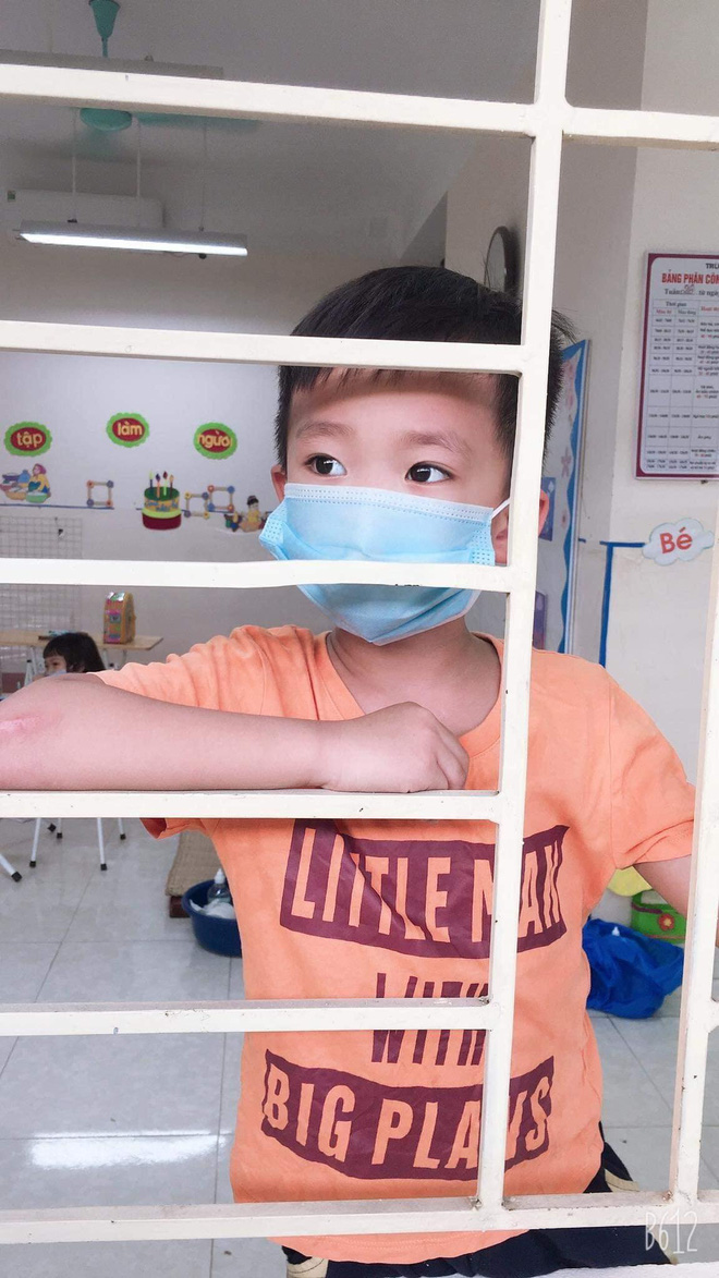 Cô giáo mầm non ở Bắc Giang tình nguyện đi cách ly cùng học sinh: Nửa đêm tỉnh giấc, các con ôm cô sụt sùi 'Cô ơi, mẹ của con đâu?' - 11 Cô giáo mầm non ở Bắc Giang tình nguyện đi cách ly cùng học sinh: Nửa đêm tỉnh giấc, các con ôm cô sụt sùi 'Cô ơi, mẹ của con đâu?' - 11