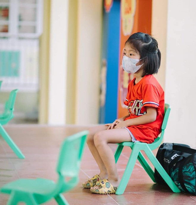 Cô giáo mầm non ở Bắc Giang tình nguyện đi cách ly cùng học sinh: Nửa đêm tỉnh giấc, các con ôm cô sụt sùi 'Cô ơi, mẹ của con đâu?' - 2 Cô giáo mầm non ở Bắc Giang tình nguyện đi cách ly cùng học sinh: Nửa đêm tỉnh giấc, các con ôm cô sụt sùi 'Cô ơi, mẹ của con đâu?' - 2
