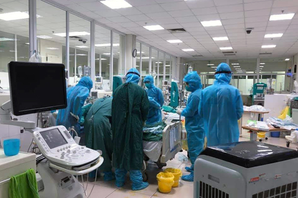 28 bệnh nhân Covid-19 nguy kịch, có 5 ca đang thở ECMO 28 bệnh nhân Covid-19 nguy kịch, có 5 ca đang thở ECMO