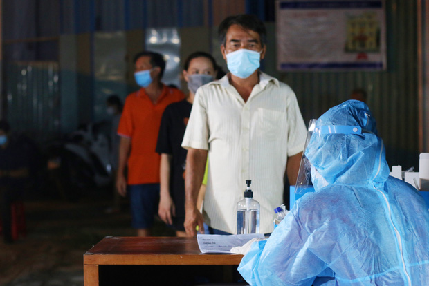 TP.HCM tìm thấy mối liên hệ giữa 2 chuỗi lây nhiễm Hội thánh và cặp vợ chồng đi khám bệnh tại BV Hoàn Mỹ TP.HCM tìm thấy mối liên hệ giữa 2 chuỗi lây nhiễm Hội thánh và cặp vợ chồng đi khám bệnh tại BV Hoàn Mỹ