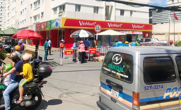 Có 22 ca nhiễm Covid-19 liên quan đến Hội thánh, quận Tân Phú ra thông báo tìm người từng đến 11 địa điểm Có 22 ca nhiễm Covid-19 liên quan đến Hội thánh, quận Tân Phú ra thông báo tìm người từng đến 11 địa điểm