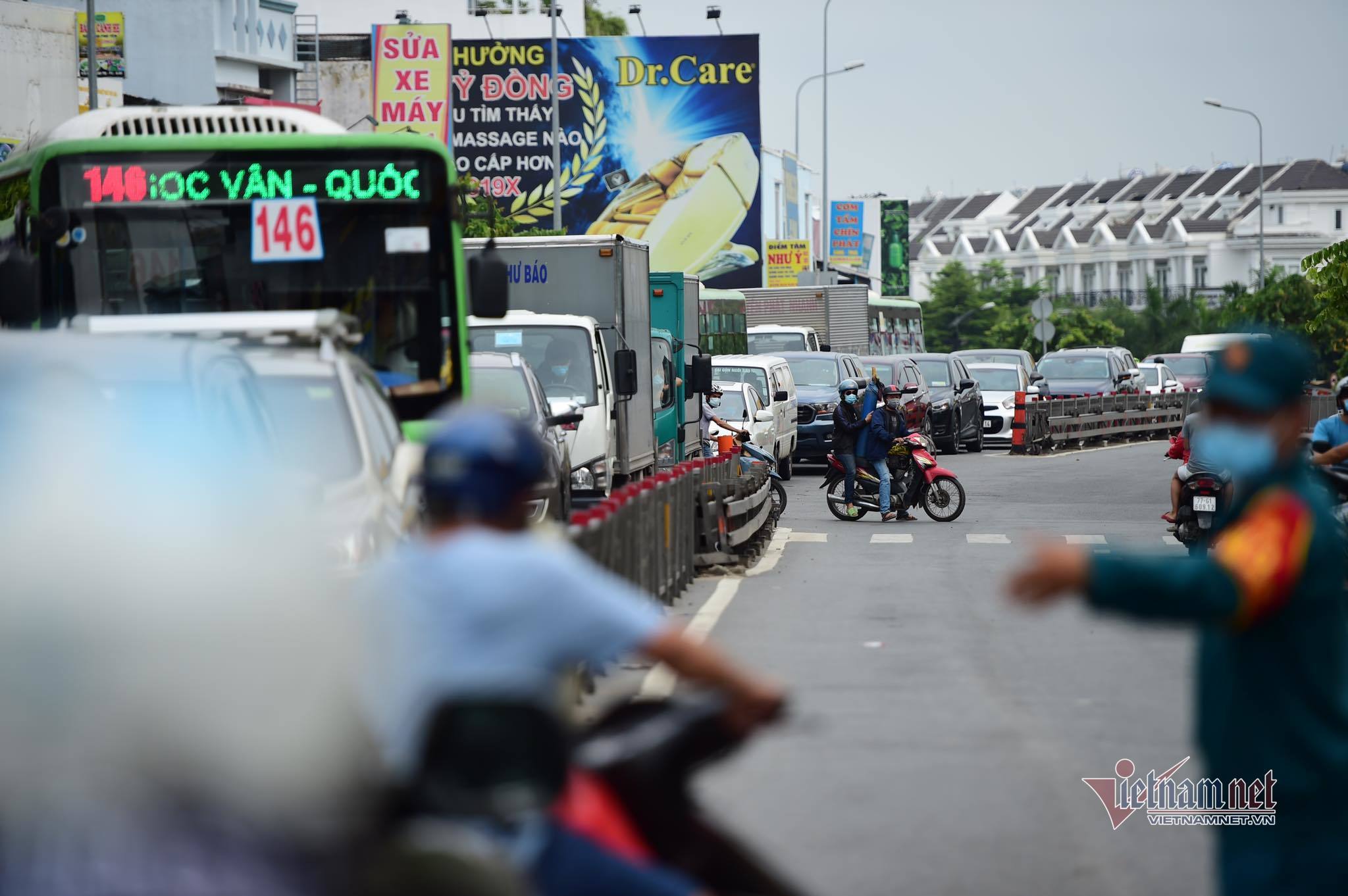 Gò Vấp đang là vùng dịch nguy hiểm, Chủ tịch quận kêu gọi hạn chế ra vào - 1 Gò Vấp đang là vùng dịch nguy hiểm, Chủ tịch quận kêu gọi hạn chế ra vào - 1