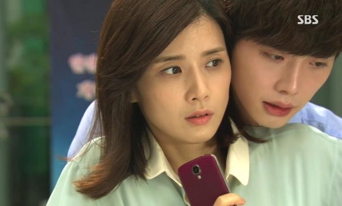 Lee Bo Young từng để tóc bob đuôi vểnh nhưng kém sang xịn hơn hẳn trong 'Mine' vì 2 lỗi - 3 Lee Bo Young từng để tóc bob đuôi vểnh nhưng kém sang xịn hơn hẳn trong 'Mine' vì 2 lỗi - 3