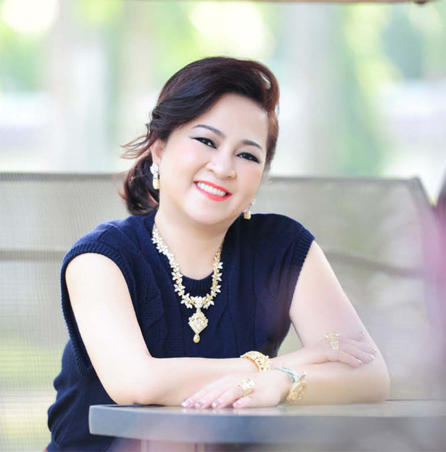 Bà Nguyễn Phương Hằng tuyên bố sẵn sàng ly hôn ông Dũng 'lò vôi'! - 1 Bà Nguyễn Phương Hằng tuyên bố sẵn sàng ly hôn ông Dũng 'lò vôi'! - 1