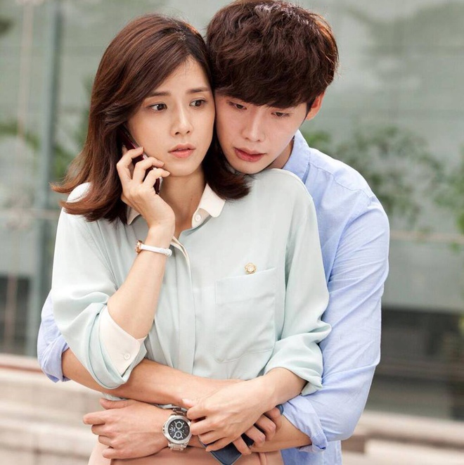 Lee Bo Young từng để tóc bob đuôi vểnh nhưng kém sang xịn hơn hẳn trong 'Mine' vì 2 lỗi - 5 Lee Bo Young từng để tóc bob đuôi vểnh nhưng kém sang xịn hơn hẳn trong 'Mine' vì 2 lỗi - 5