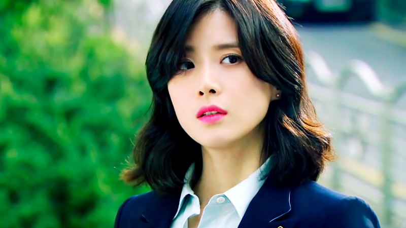 Lee Bo Young từng để tóc bob đuôi vểnh nhưng kém sang xịn hơn hẳn trong 'Mine' vì 2 lỗi - 2 Lee Bo Young từng để tóc bob đuôi vểnh nhưng kém sang xịn hơn hẳn trong 'Mine' vì 2 lỗi - 2