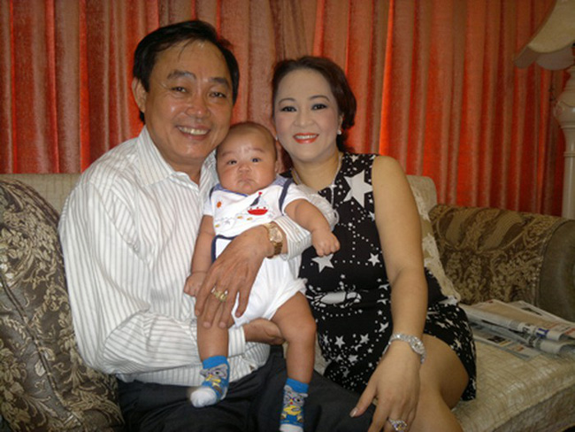 Bà Nguyễn Phương Hằng tuyên bố sẵn sàng ly hôn ông Dũng 'lò vôi'! - 2 Bà Nguyễn Phương Hằng tuyên bố sẵn sàng ly hôn ông Dũng 'lò vôi'! - 2