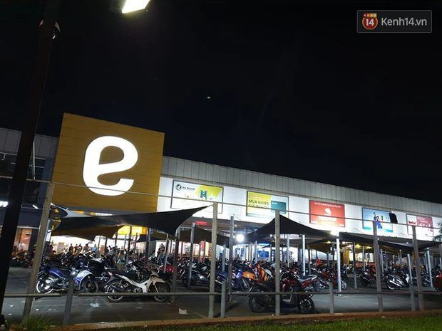 KHẨN: Người nào từng đến siêu thị Emart quận Gò Vấp cần liên hệ ngay cơ quan y tế - 1 KHẨN: Người nào từng đến siêu thị Emart quận Gò Vấp cần liên hệ ngay cơ quan y tế - 1