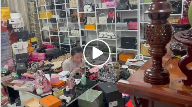 Lê Dương Bảo Lâm có động thái gây chú ý giữa lúc bà xã bị xử phạt vì buôn bán nước hoa giả Lê Dương Bảo Lâm có động thái gây chú ý giữa lúc bà xã bị xử phạt vì buôn bán nước hoa giả