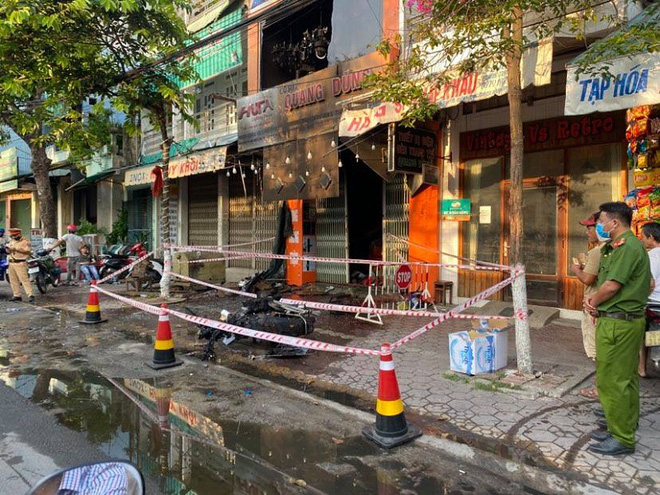 Quảng Ngãi: 4 người tử vong thương tâm trong vụ cháy cửa hàng điện - 2 Quảng Ngãi: 4 người tử vong thương tâm trong vụ cháy cửa hàng điện - 2