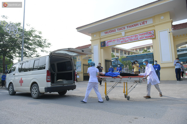 Hà Nội: Trường học diễn tập phòng chống Covid-19 trước kỳ thi vào lớp 10 - 7 Hà Nội: Trường học diễn tập phòng chống Covid-19 trước kỳ thi vào lớp 10 - 7