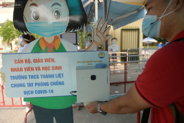 Hà Nội: Trường học diễn tập phòng chống Covid-19 trước kỳ thi vào lớp 10 - 1 Hà Nội: Trường học diễn tập phòng chống Covid-19 trước kỳ thi vào lớp 10 - 1