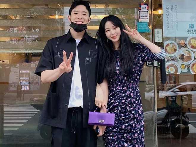 Nóng: Choi Ji Woo và 4 minh tinh bị 'khui' ảnh đi karaoke, Han Ye Seul và vợ Jang Dong Gun cùng tranh Phó chủ tịch tập đoàn - 4 Nóng: Choi Ji Woo và 4 minh tinh bị 'khui' ảnh đi karaoke, Han Ye Seul và vợ Jang Dong Gun cùng tranh Phó chủ tịch tập đoàn - 4