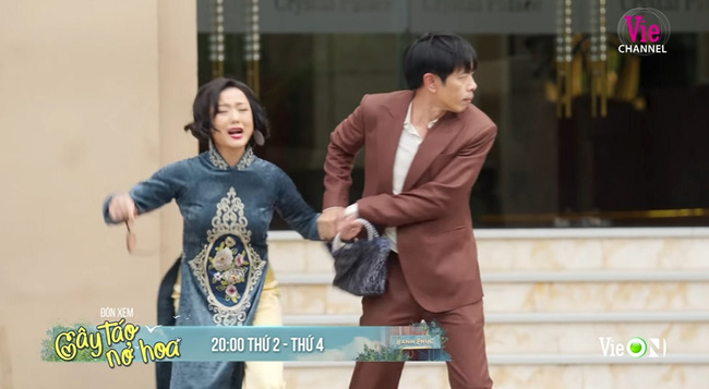 Cây táo nở hoa: Châu đám cưới, Báu đứng ngoài khóc nghẹn trong khi Ngọc bận chạy đi cứu Ngà - 3 Cây táo nở hoa: Châu đám cưới, Báu đứng ngoài khóc nghẹn trong khi Ngọc bận chạy đi cứu Ngà - 3