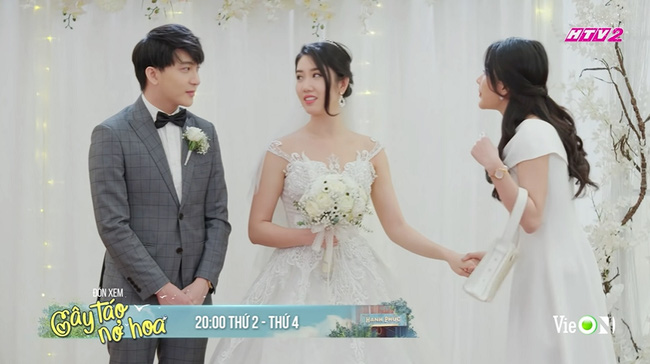 Cây táo nở hoa: Châu đám cưới, Báu đứng ngoài khóc nghẹn trong khi Ngọc bận chạy đi cứu Ngà Cây táo nở hoa: Châu đám cưới, Báu đứng ngoài khóc nghẹn trong khi Ngọc bận chạy đi cứu Ngà