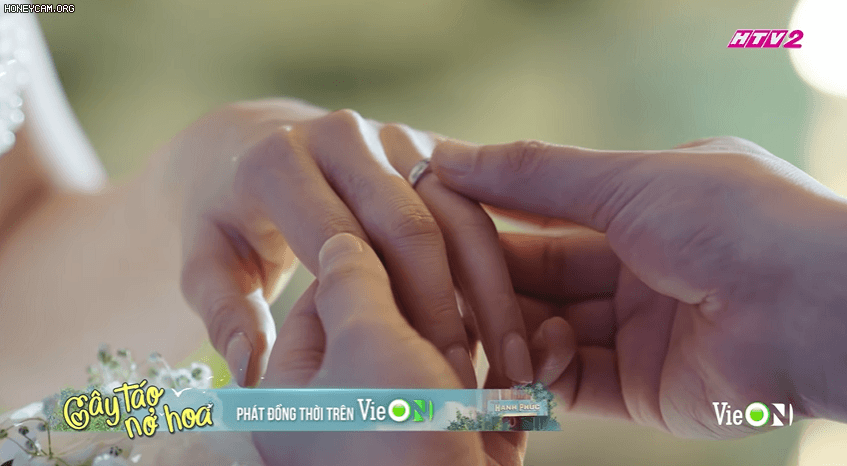 Cây táo nở hoa: Châu đám cưới, Báu đứng ngoài khóc nghẹn trong khi Ngọc bận chạy đi cứu Ngà - 4 Cây táo nở hoa: Châu đám cưới, Báu đứng ngoài khóc nghẹn trong khi Ngọc bận chạy đi cứu Ngà - 4