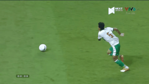 Thống kê gây bức xúc về ĐT Indonesia sau 2 trận đấu gặp Việt Nam: Sân bóng biến thành 'võ đài' - 1