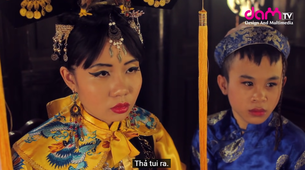 Rầm rộ Như Ý bản Việt khiến ai nấy cười mệt: Miệng bắn tiếng Anh liên thanh, kẻ chân mày 'bén' hơn cả Châu Tấn! - 11 Rầm rộ Như Ý bản Việt khiến ai nấy cười mệt: Miệng bắn tiếng Anh liên thanh, kẻ chân mày 'bén' hơn cả Châu Tấn! - 11