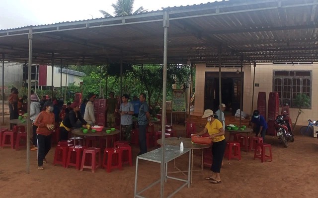 Hai cháu nhỏ đuối nước thương tâm khi theo bố mẹ đi làm ruộng Hai cháu nhỏ đuối nước thương tâm khi theo bố mẹ đi làm ruộng