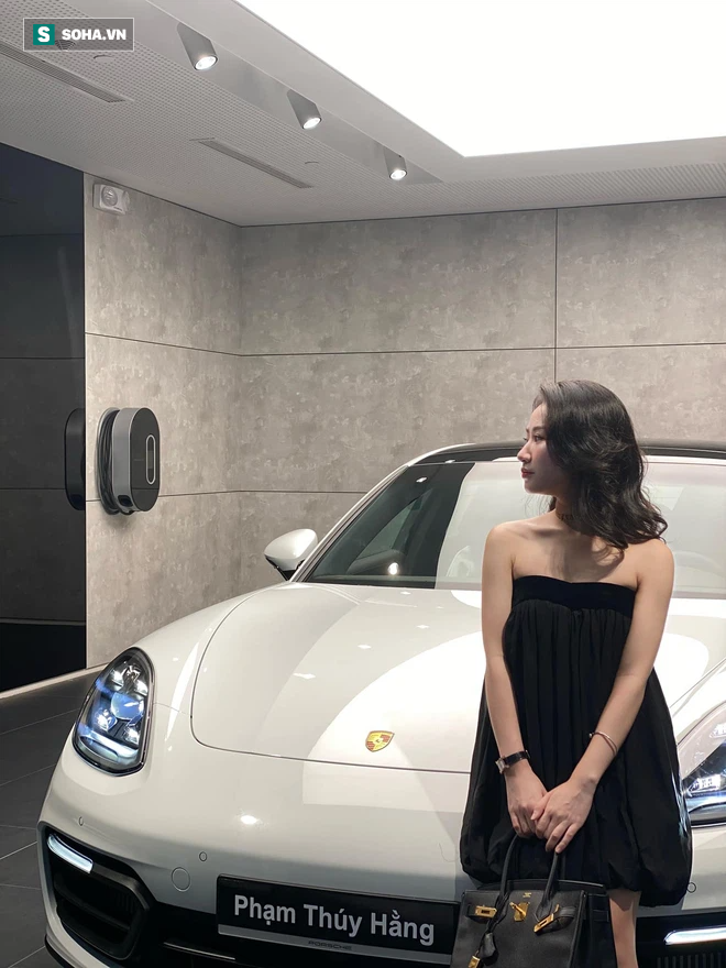 Rich kid Việt tốt nghiệp RMIT được tặng siêu xe 7,4 tỷ đồng, phần thưởng thứ 2 còn gây choáng hơn Rich kid Việt tốt nghiệp RMIT được tặng siêu xe 7,4 tỷ đồng, phần thưởng thứ 2 còn gây choáng hơn
