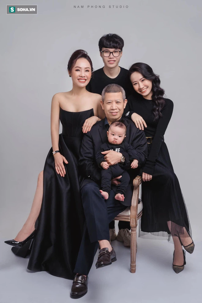 Rich kid Việt tốt nghiệp RMIT được tặng siêu xe 7,4 tỷ đồng, phần thưởng thứ 2 còn gây choáng hơn - 12 Rich kid Việt tốt nghiệp RMIT được tặng siêu xe 7,4 tỷ đồng, phần thưởng thứ 2 còn gây choáng hơn - 12
