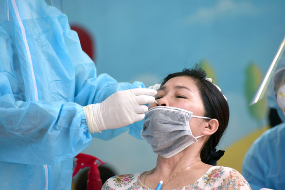 TP.HCM ghi nhận thêm 20 ca dương tính với SARS-CoV-2, có nhiều ca chưa rõ nguồn lây TP.HCM ghi nhận thêm 20 ca dương tính với SARS-CoV-2, có nhiều ca chưa rõ nguồn lây