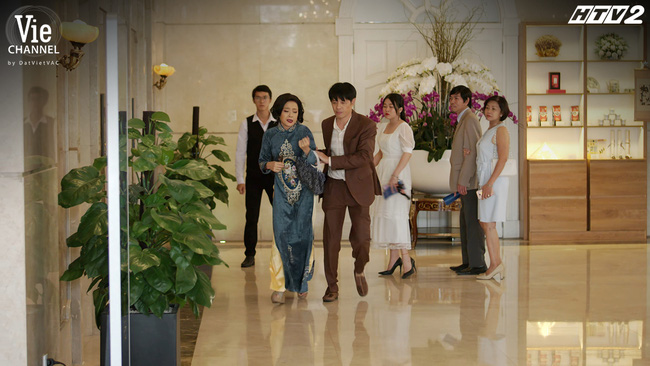 Cây táo nở hoa tập 29: Châu có đám cưới buồn nhất mọi thời đại, Báu trộm đồ, mẹ trộm hết tiền mừng - 6 Cây táo nở hoa tập 29: Châu có đám cưới buồn nhất mọi thời đại, Báu trộm đồ, mẹ trộm hết tiền mừng - 6