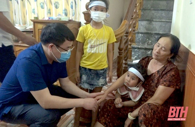 Vụ 3 học sinh tiểu học đuối nước thương tâm ở Thanh Hóa: Có 2 nạn nhân là anh em ruột, nam sinh còn lại cha mẹ không kịp về nhìn mặt lần cuối - 2 Vụ 3 học sinh tiểu học đuối nước thương tâm ở Thanh Hóa: Có 2 nạn nhân là anh em ruột, nam sinh còn lại cha mẹ không kịp về nhìn mặt lần cuối - 2