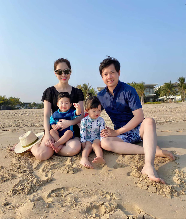 Đặng Thu Thảo và chồng đại gia cùng đăng loạt ảnh gia đình khiến dân tình xuýt xoa vì ai cũng đẹp Đặng Thu Thảo và chồng đại gia cùng đăng loạt ảnh gia đình khiến dân tình xuýt xoa vì ai cũng đẹp