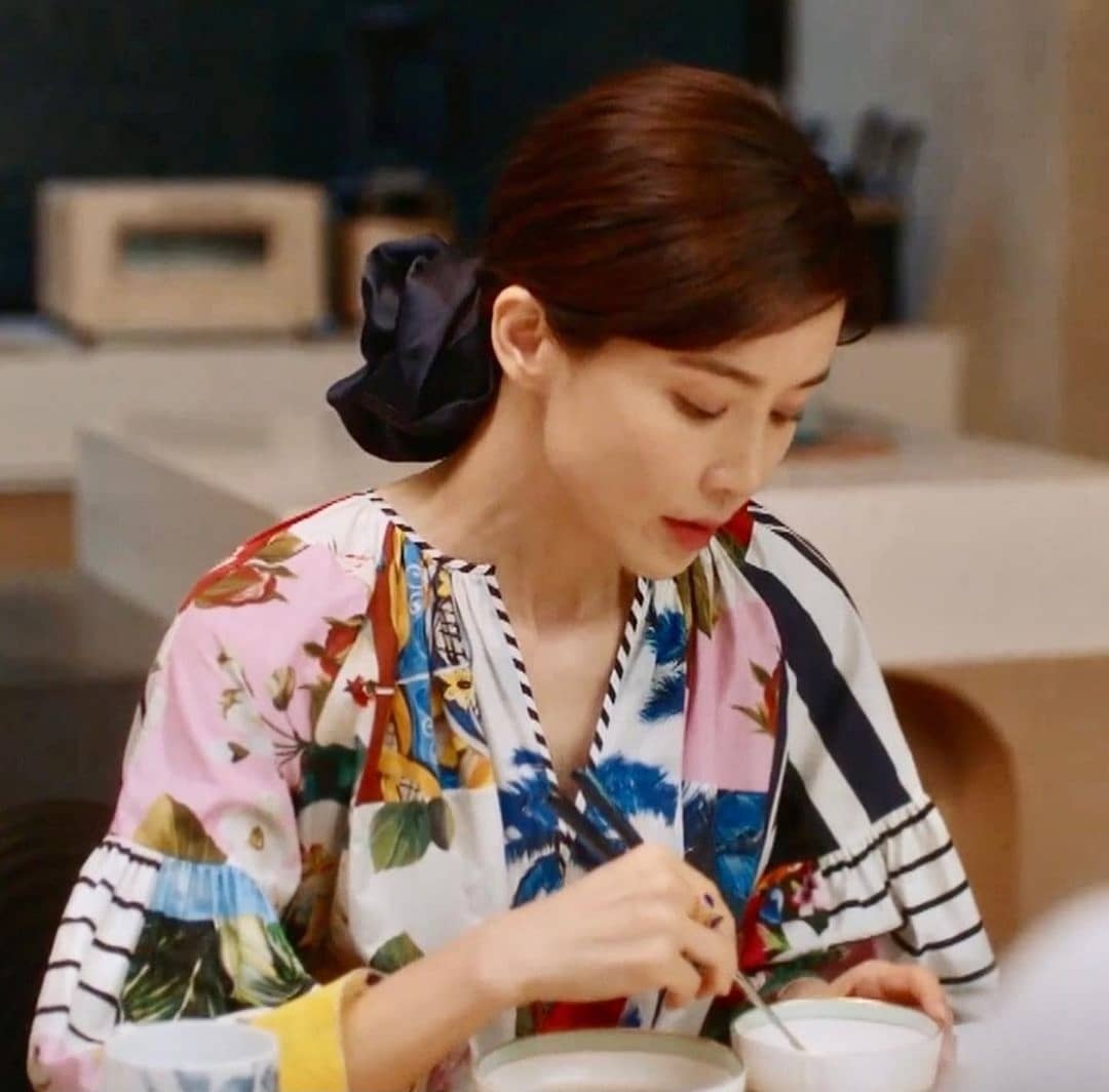 Lee Bo Young (Mine) có 3 cách buộc tóc 'dễ như ăn bánh', nhưng sang chảnh đúng chuẩn người giới thượng lưu - 6 Lee Bo Young (Mine) có 3 cách buộc tóc 'dễ như ăn bánh', nhưng sang chảnh đúng chuẩn người giới thượng lưu - 6