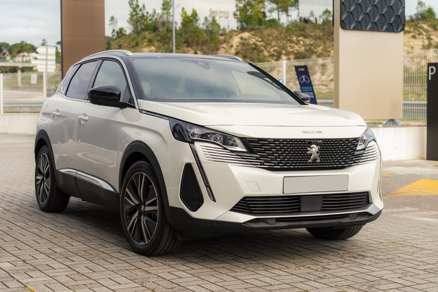 THACO xuất xưởng Peugeot 3008 2021 tại Việt Nam: Đại lý ồ ạt nhận cọc, sớm ra mắt đấu Mazda CX-5 và Hyundai Tucson - 1