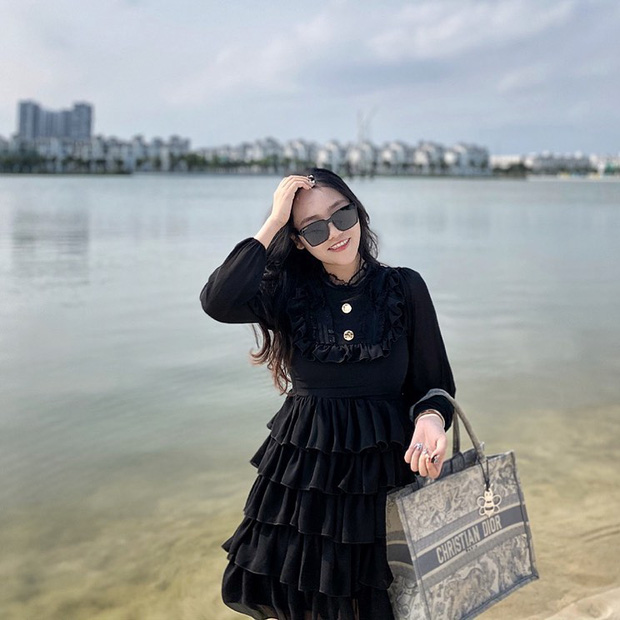 Choáng với BST hàng hiệu siêu khủng của rich kid 2k lái Ferrari đi học: Hermes, Dior, Chanel... đủ cả! - 4 Choáng với BST hàng hiệu siêu khủng của rich kid 2k lái Ferrari đi học: Hermes, Dior, Chanel... đủ cả! - 4