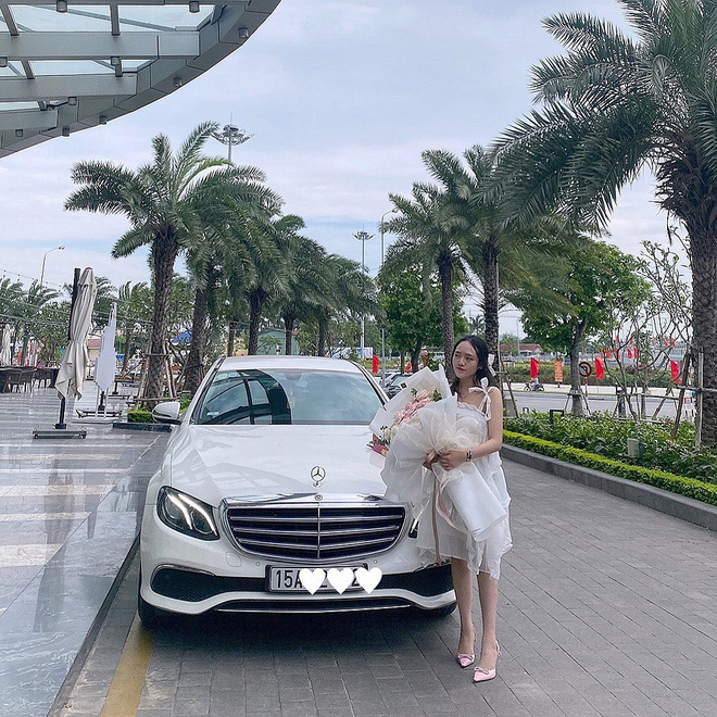 Choáng với BST hàng hiệu siêu khủng của rich kid 2k lái Ferrari đi học: Hermes, Dior, Chanel... đủ cả! - 1 Choáng với BST hàng hiệu siêu khủng của rich kid 2k lái Ferrari đi học: Hermes, Dior, Chanel... đủ cả! - 1
