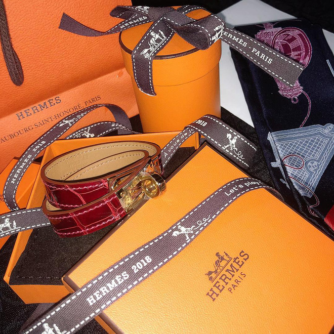 Choáng với BST hàng hiệu siêu khủng của rich kid 2k lái Ferrari đi học: Hermes, Dior, Chanel... đủ cả! - 13 Choáng với BST hàng hiệu siêu khủng của rich kid 2k lái Ferrari đi học: Hermes, Dior, Chanel... đủ cả! - 13