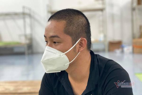 Vợ chồng F0 không đeo khẩu trang, nhổ nước bọt trước mặt lực lượng y tế - 3 Vợ chồng F0 không đeo khẩu trang, nhổ nước bọt trước mặt lực lượng y tế - 3