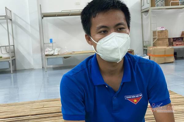 Vợ chồng F0 không đeo khẩu trang, nhổ nước bọt trước mặt lực lượng y tế - 4 Vợ chồng F0 không đeo khẩu trang, nhổ nước bọt trước mặt lực lượng y tế - 4