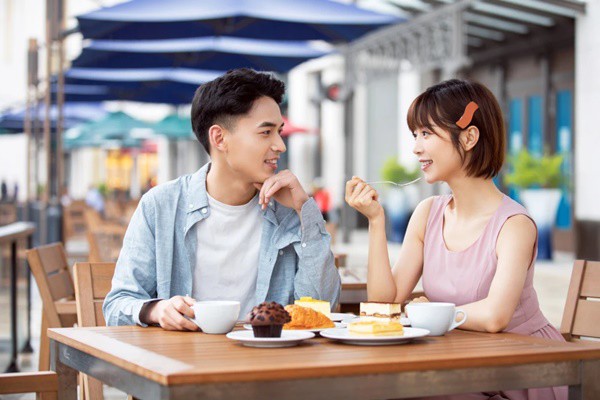 3 năm giữ gìn cho bạn gái, tân hôn tôi chạy khỏi phòng khi vừa cởi áo ngủ của vợ 3 năm giữ gìn cho bạn gái, tân hôn tôi chạy khỏi phòng khi vừa cởi áo ngủ của vợ