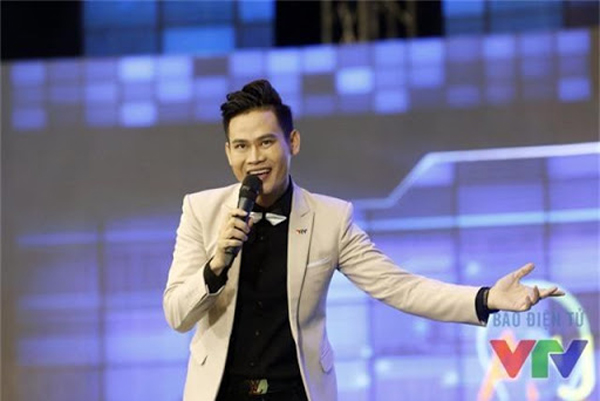 MC Hồng Phúc: Bán 2 căn nhà, trắng tay, bị bạn bè khinh thường vì một biến cố MC Hồng Phúc: Bán 2 căn nhà, trắng tay, bị bạn bè khinh thường vì một biến cố