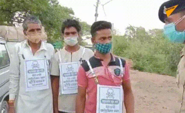 Ấn Độ 'răn đe' người không chịu tiêm vaccine COVID-19 bằng thông điệp có hình đầu lâu xương chéo Ấn Độ 'răn đe' người không chịu tiêm vaccine COVID-19 bằng thông điệp có hình đầu lâu xương chéo