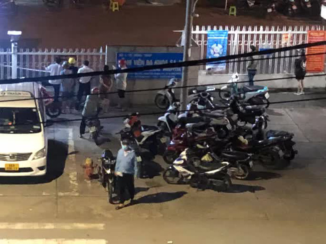 Kinh hoàng: Nam thanh niên bị đâm trọng thương khi dự tiệc sinh nhật, nhập viện cấp cứu lại tiếp tục bị truy sát đến tử vong - 1 Kinh hoàng: Nam thanh niên bị đâm trọng thương khi dự tiệc sinh nhật, nhập viện cấp cứu lại tiếp tục bị truy sát đến tử vong - 1