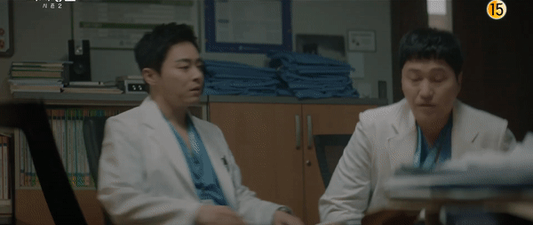 Hospital Playlist 2 tung trailer mới: Mi Do hồi đáp lời tỏ tình của Jung Suk, không khí căng như tập cuối Reply 1988 - 1 Hospital Playlist 2 tung trailer mới: Mi Do hồi đáp lời tỏ tình của Jung Suk, không khí căng như tập cuối Reply 1988 - 1
