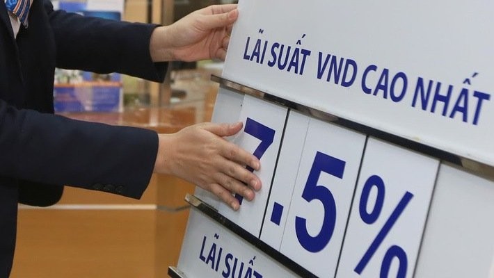 Lãi suất tiết kiệm tăng, tiền ra khỏi két tìm nơi kiếm lợi cao Lãi suất tiết kiệm tăng, tiền ra khỏi két tìm nơi kiếm lợi cao
