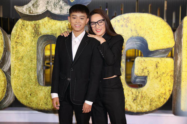 Phi Nhung cùng Hồ Văn Cường ngồi lại làm rõ ồn ào: Sốc khi bị con 'đâm sau lưng', phải đóng vai ác thì con mới chịu nghe lời Phi Nhung cùng Hồ Văn Cường ngồi lại làm rõ ồn ào: Sốc khi bị con 'đâm sau lưng', phải đóng vai ác thì con mới chịu nghe lời