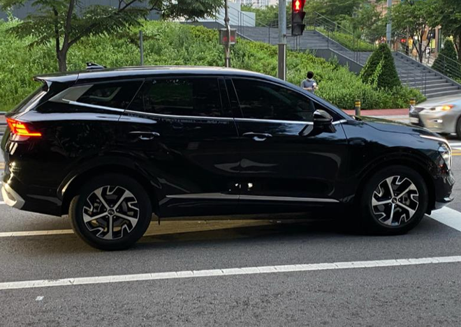 Kia Sportage đẹp khó cưỡng, 'bầu trời công nghệ' phả hơi nóng Mazda CX-5, Hyundai Tucson - 1 Kia Sportage đẹp khó cưỡng, 'bầu trời công nghệ' phả hơi nóng Mazda CX-5, Hyundai Tucson - 1