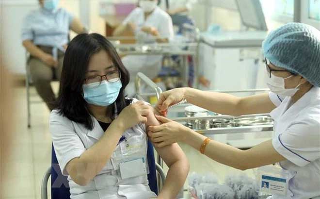 Hà Nội: Huyện thu hồi văn bản thông báo 'nhầm' tiền tiêm vaccine Covid-19 với giá 350.000 đồng/người Hà Nội: Huyện thu hồi văn bản thông báo 'nhầm' tiền tiêm vaccine Covid-19 với giá 350.000 đồng/người