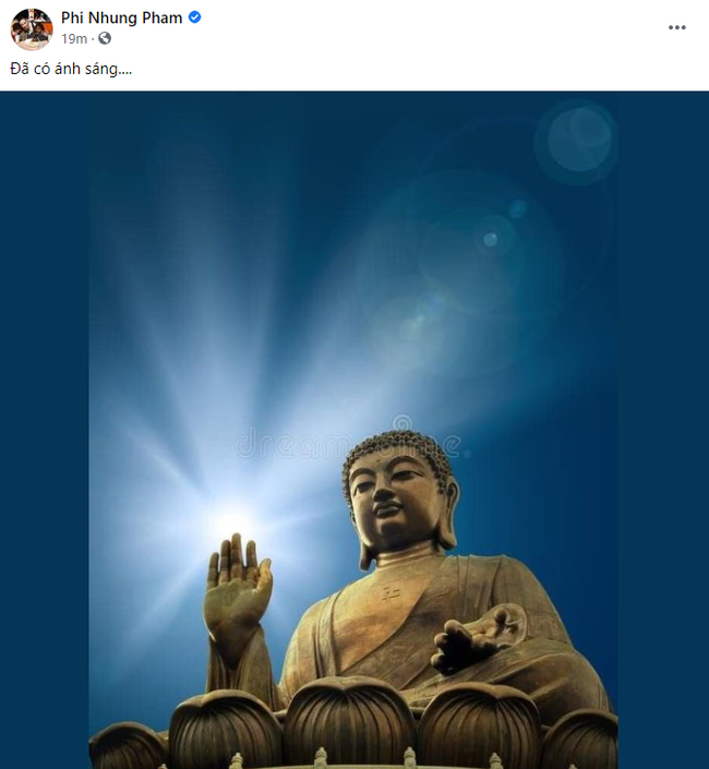Phi Nhung có động thái gây chú ý sau khi nói muốn dừng mọi lùm xùm với Hồ Văn Cường Phi Nhung có động thái gây chú ý sau khi nói muốn dừng mọi lùm xùm với Hồ Văn Cường